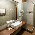 Hotel Osonnya Karpaty Medical & Skhidnytsia