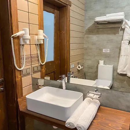 Osonnya Karpaty Medical & Skhidnytsia