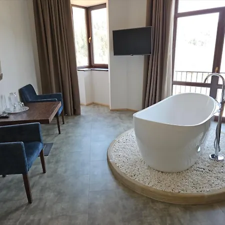 Osonnya Karpaty Medical & Skhidnytsia