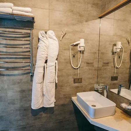 Osonnya Karpaty Medical & 4* Skhidnytsia