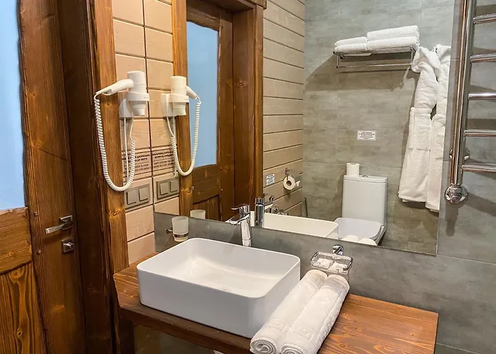 Osonnya Karpaty Medical & Skhidnytsia