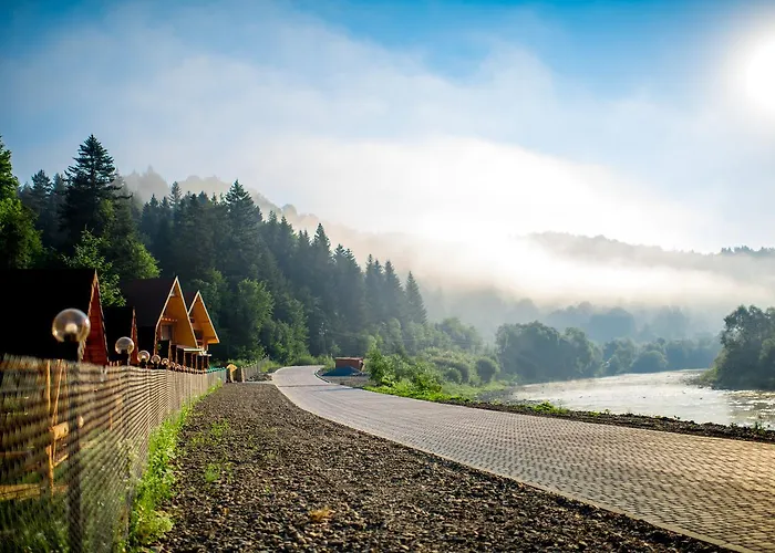 Osonnya Karpaty Medical & Skhidnytsia